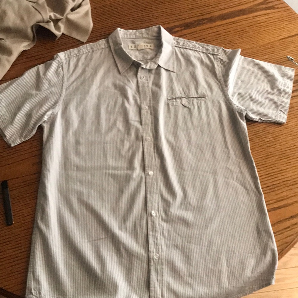 Ezekiel button up short sleeve shirt